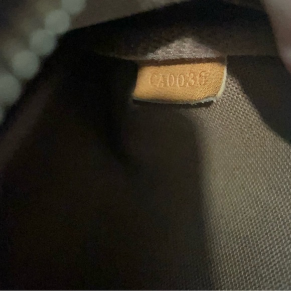 Vintage Louis Vuitton mini pochette - Picture 5 of 8